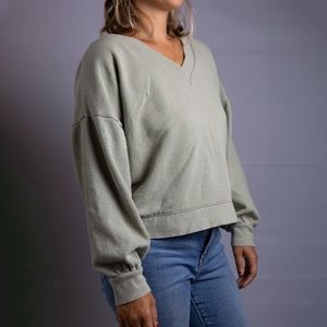 Madewell Hemp-Cotton V-neck Sweatshirt in Sage / Size Small